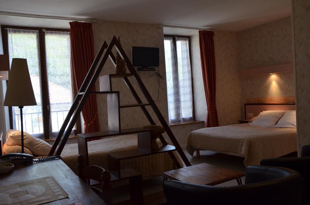 Logis Auberge De L'Allagnonette Saint-Poncy Eksteriør billede