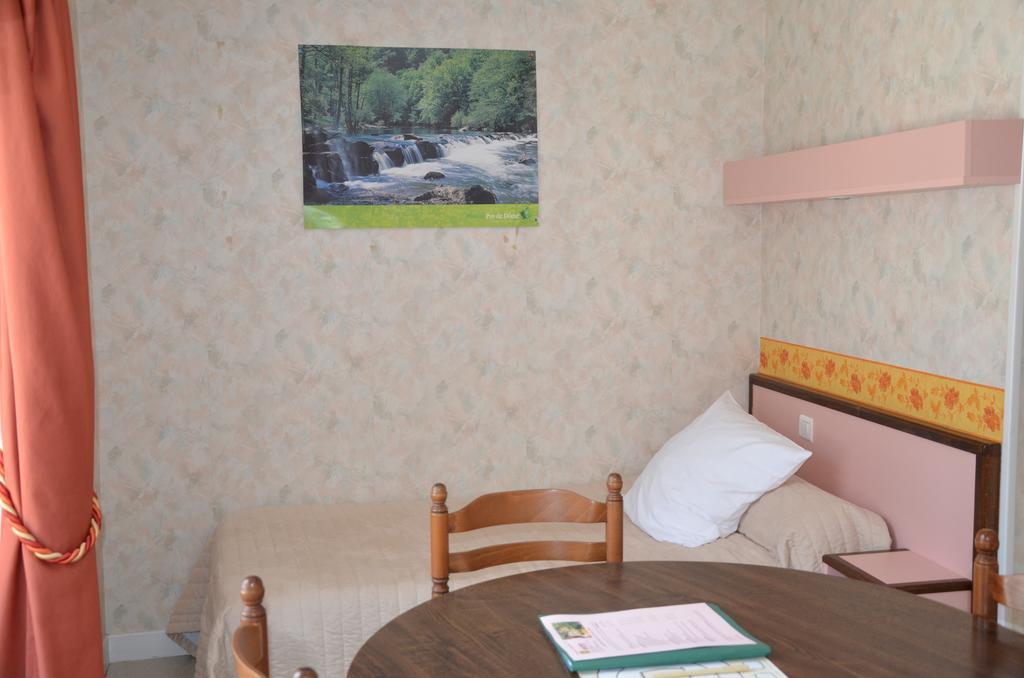 Logis Auberge De L'Allagnonette Saint-Poncy Eksteriør billede