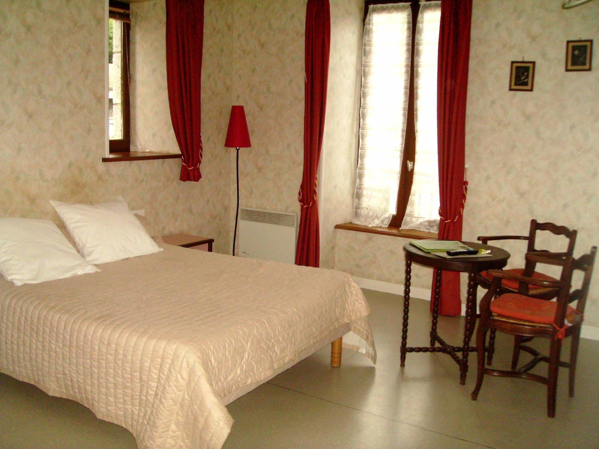 Logis Auberge De L'Allagnonette Saint-Poncy Eksteriør billede